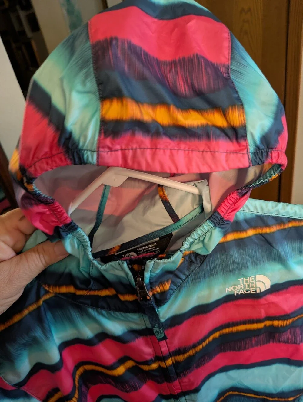 The North Face Youth Colorful Striped Windbreaker Raincoat Size Large 14 16